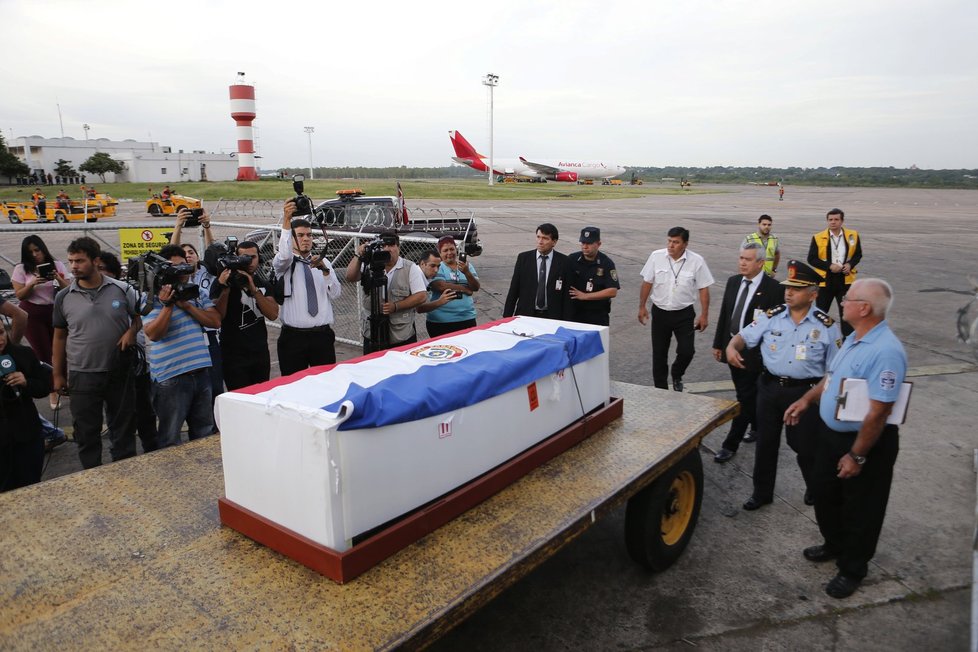 Ostatky portugalského pasažéra zabitého při havárii se vrátily do Portugalska.