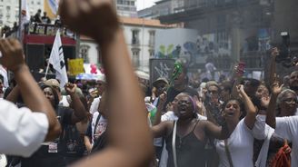 Brazilský parlament obsadili demonstranti. Nechceme komunismus, křičeli