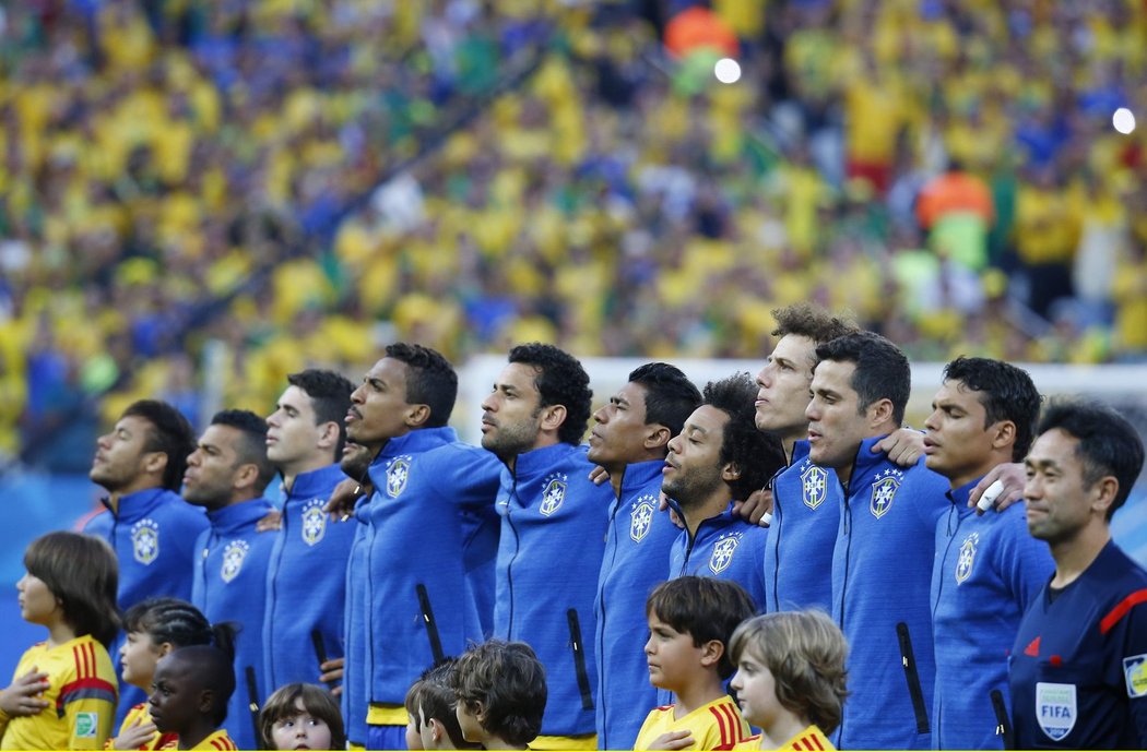Emotivní hymna Brazilců. Brankář César se rozplakal