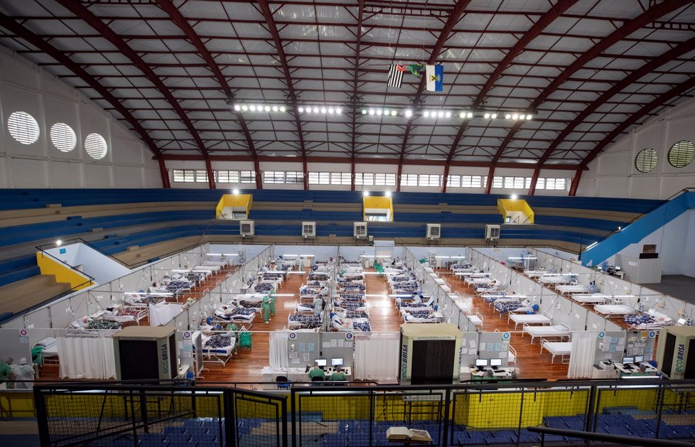 Koronavirus v Brazílii: Nemocnice i školy jsou plné nemocničních lůžek s pacienty. Právě Jižní Amerika je podle expertů novým epicentrem nákazy (10.6.2020)