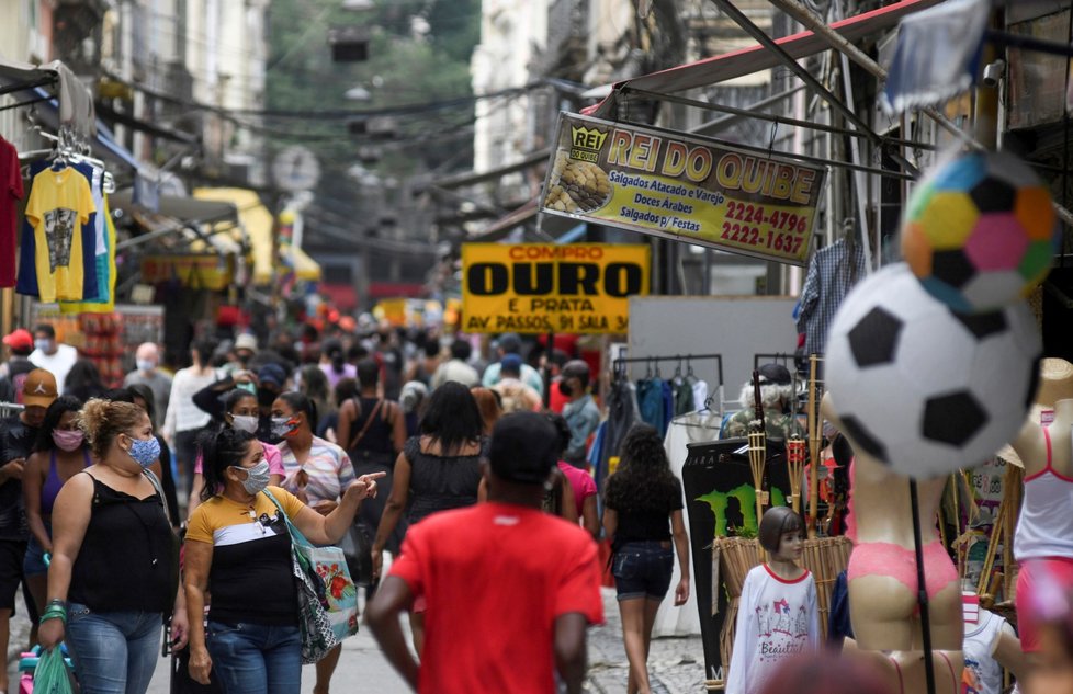 Koronavirus v populární obchodní čtvrti v Brazílii. (30.6.2020)