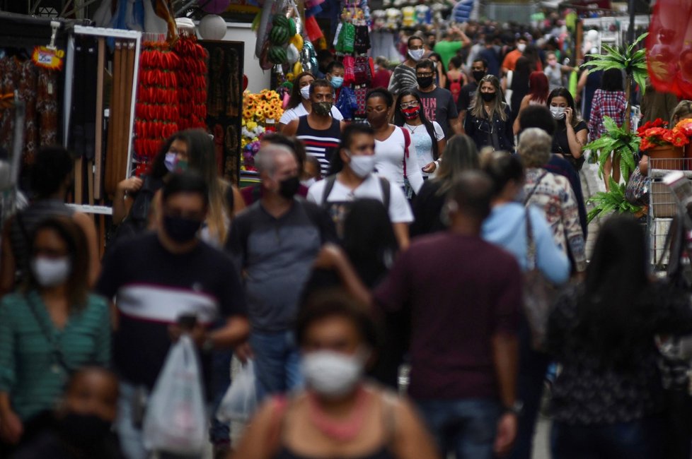 Koronavirus v populární obchodní čtvrti v Brazílii. (30.6.2020)