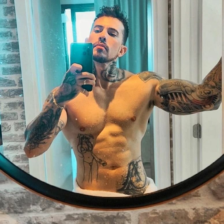 Brazilský model a influencer Arthur O Urso (32).