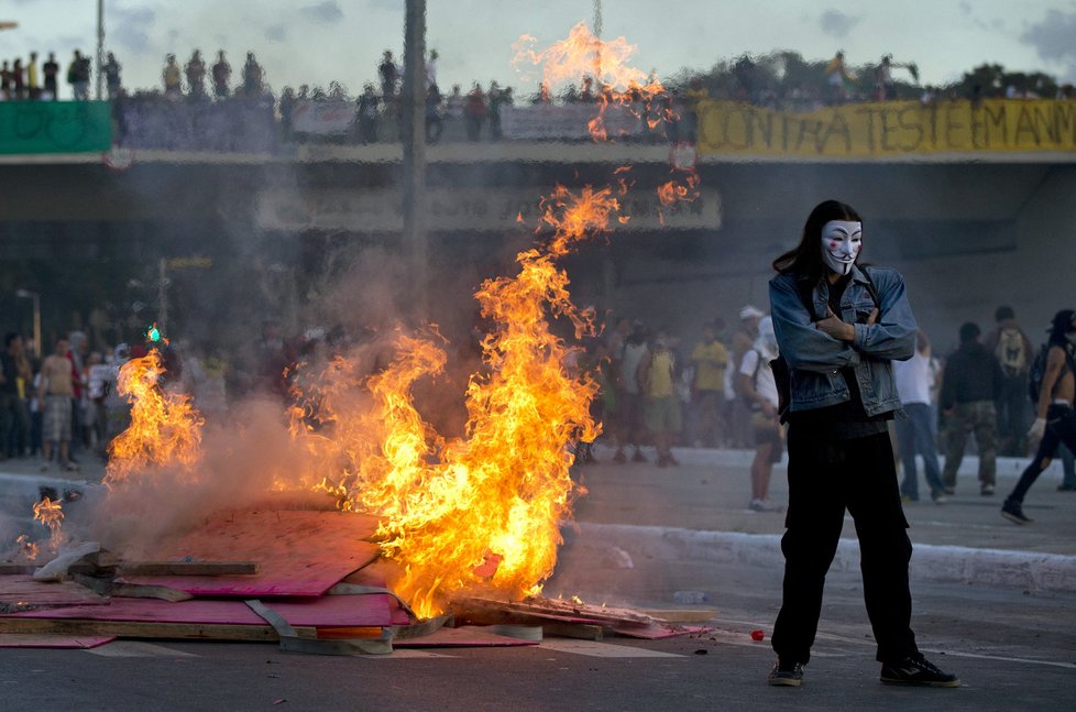 Demonstrace v Brazílii z pohledu protestujících: Zápalné lahve ani cihly nechybí