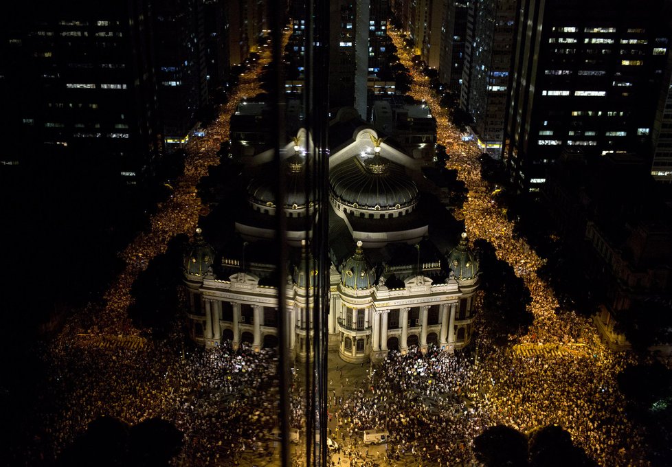 Ulice Rio de Janeira zaplavili demonstranti