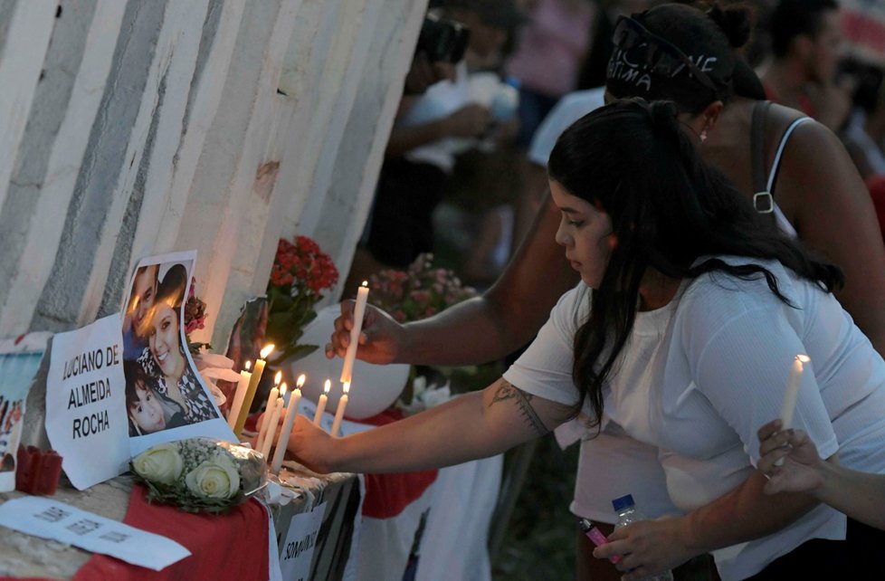 V Brazílii uctili památku obětí neštěstí. (2.2.2019)
