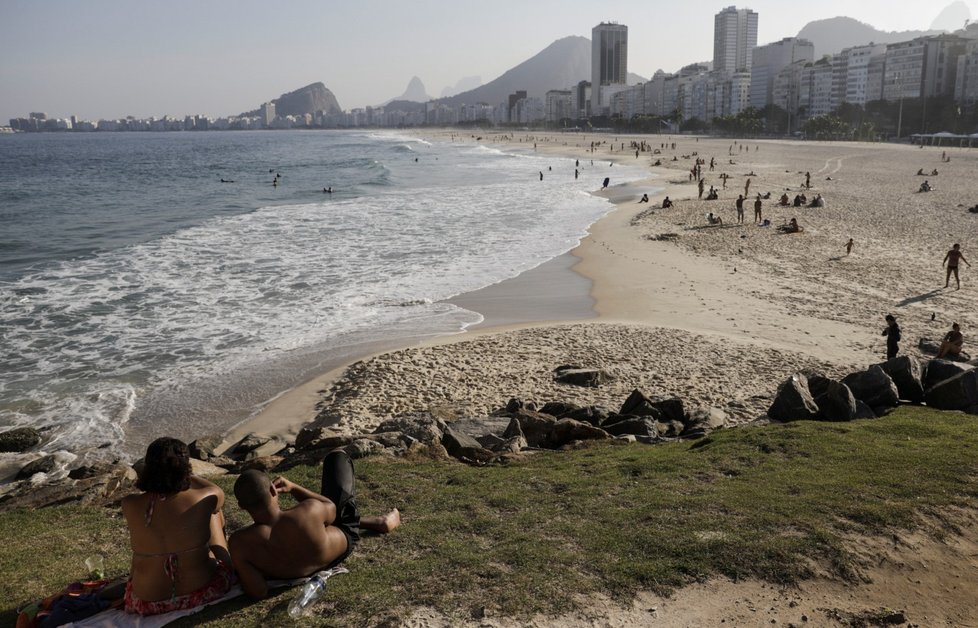 Koronavirus v Brazílii: Pláže se opět plní lidmi (10.6.2020)