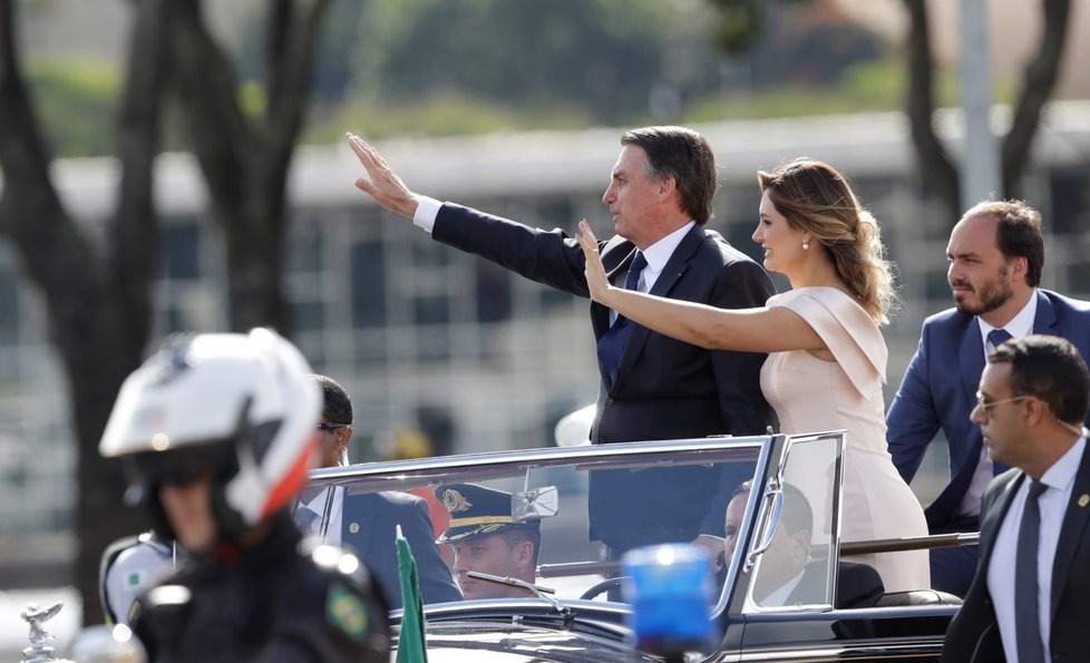 Brazílie má nového prezidenta. 1. 1. 2019 složil přísahu stoupenec ultrapravice Jair Bolsonaro přezdívaný jako tropický Trump