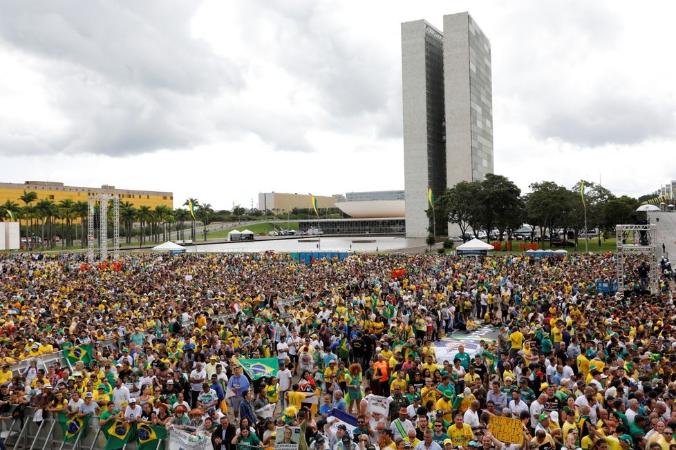 Brazílie má nového prezidenta. 1. 1. 2019 složil přísahu stoupenec ultrapravice Jair Bolsonaro přezdívaný jako tropický Trump
