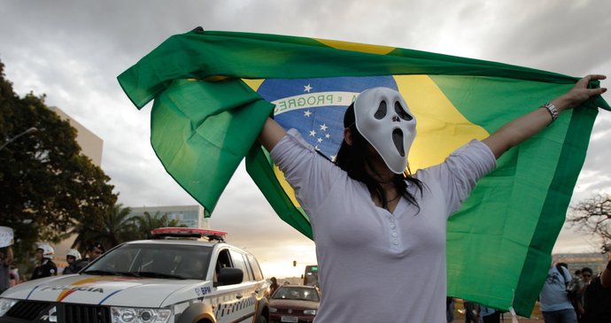 Brazílii sužují demonstrace