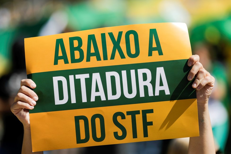 Koronavirus v Brazílii: Lidé protestují proti tamní vládě (31.5.2020)