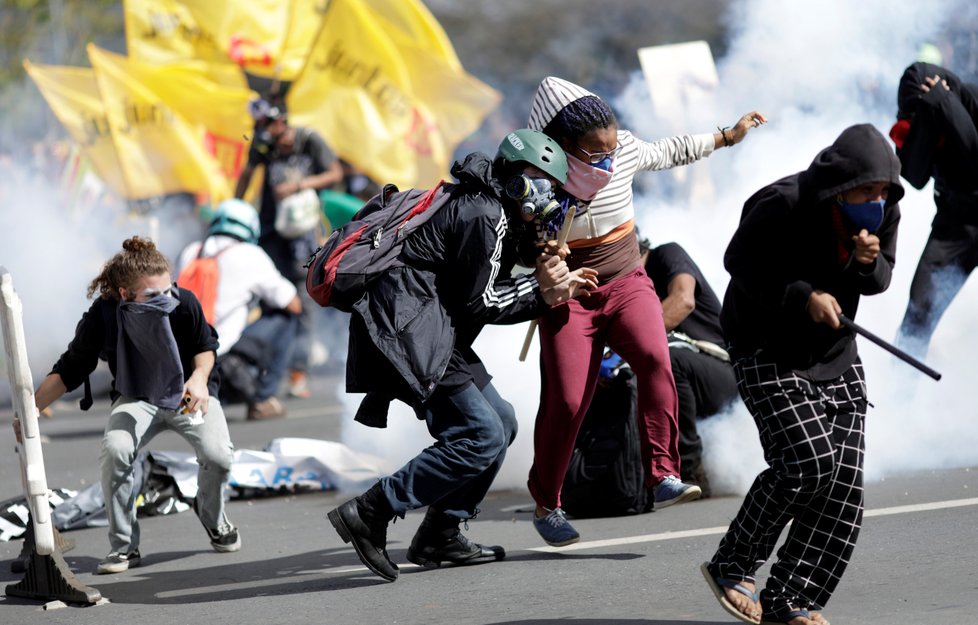 Brazílií otřásly v červnu protesty proti korupčnímu skandálu prezidenta Michela Temera v souvislosti s prodejem zkaženého masa.