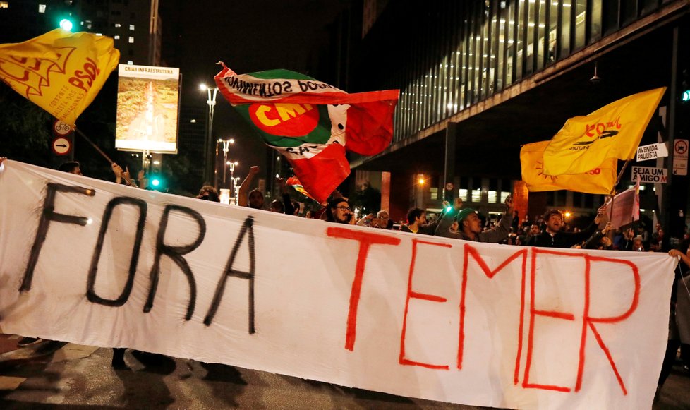 Brazílií otřásly v červnu protesty proti korupčnímu skandálu prezidenta Michela Temera v souvislosti s prodejem zkaženého masa.