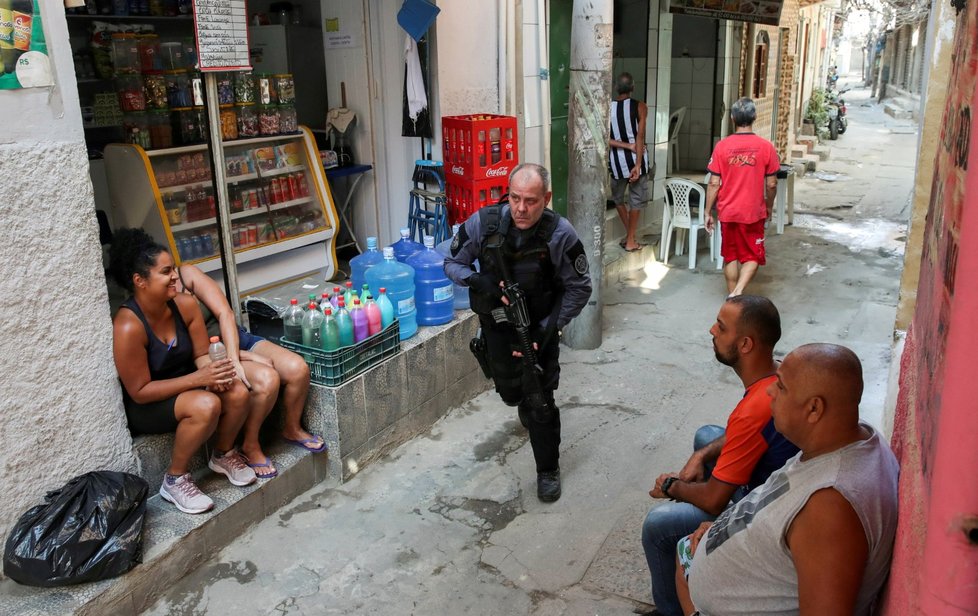 Při zásahu policie v brazilském Riu de Janeiro zahynulo nejméně 25 lidí