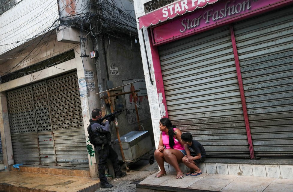 Při zásahu policie v brazilském Riu de Janeiro zahynulo nejméně 25 lidí