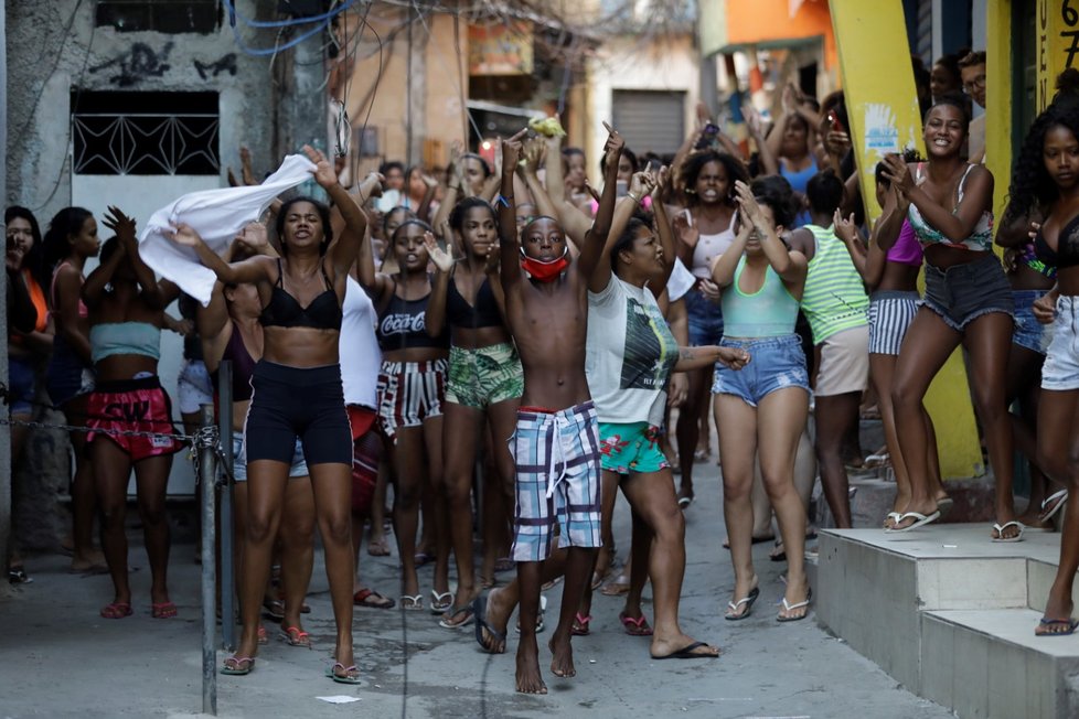 Při zásahu policie v brazilském Riu de Janeiro zahynulo nejméně 25 lidí