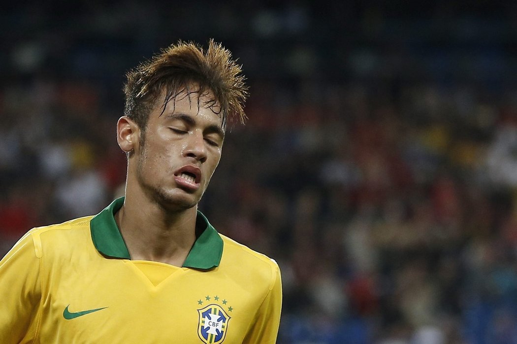 Zklamaný útočník Neymar.