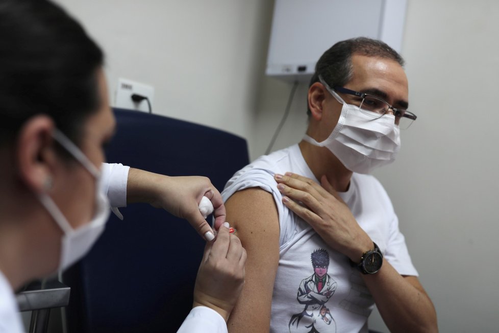 V Brazílii začalo testování vakcíny proti koronaviru na prvních dobrovolnících. Covid-19 zatím není na ústupu.