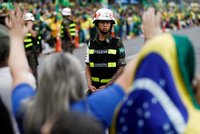 Dramatické protesty v Brazílii: Demonstranti chtějí na zvoleného prezidenta poslat armádu
