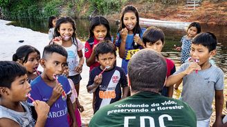 Brazílie: Solidarita zkracuje vzdálenosti aneb S lékaři do útrob amazonského pralesa