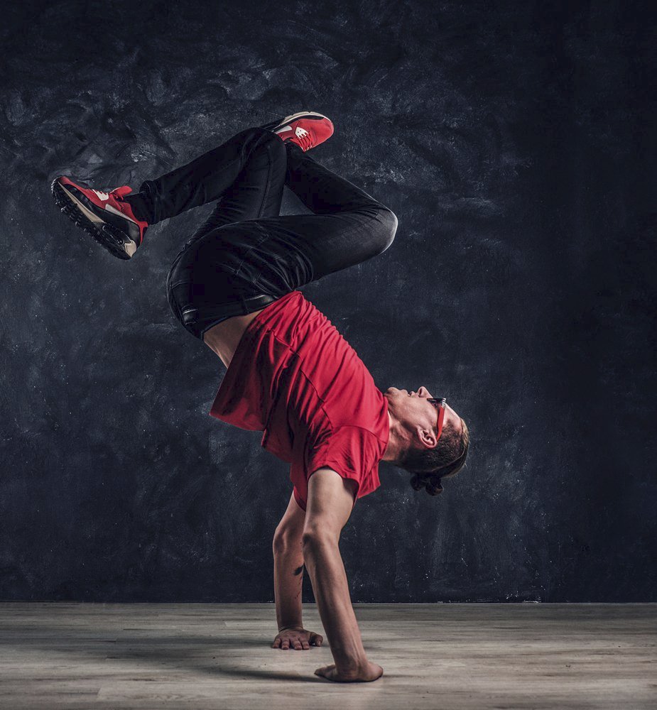 Tomuto sportu se v České republice věnuje stovka lidí, dalších 500 dětí pak navštěvuje kroužky a breakdancu se teprve učí