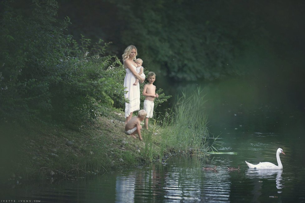 Fotoprojekt Bohyně Kojení - Breastfeeding Goddess