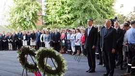 Premiér Jens Stoltenberg uctil památku 77 obětí