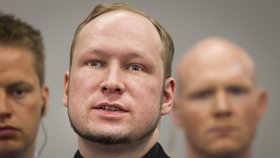 Breivikovi chodí do vězení nenávistné i milostné dopisy