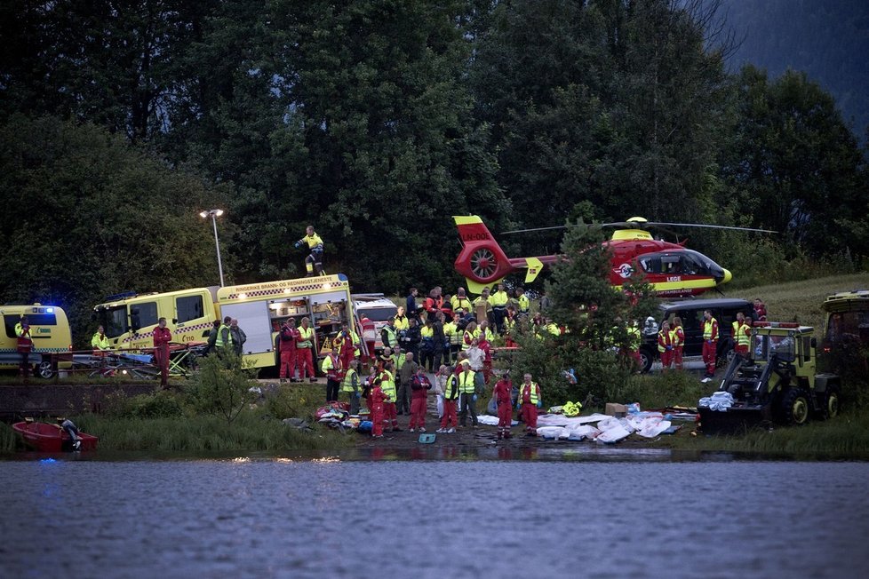 Breivik zabil celkem 77 lidí, většinu z nich děti