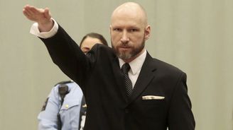 Soud zamítl stížnost extremisty Breivika na „nelidské“ podmínky ve vězení 