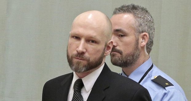 „VIP vězeň“ Breivik si stěžoval na podmínky a izolaci za mřížemi. Ve Štrasburku pohořel