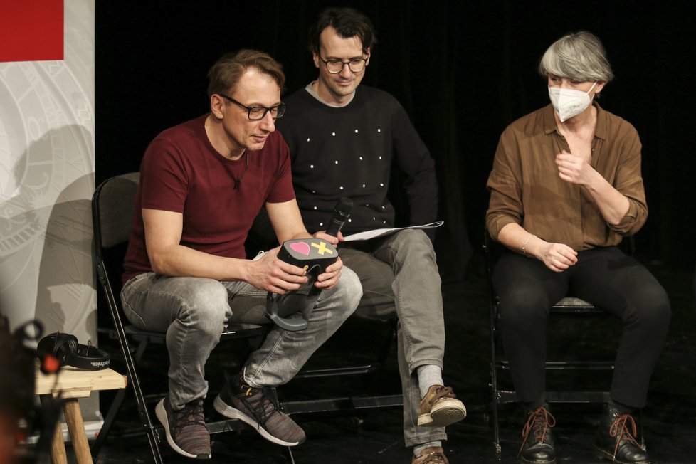 Představení unikátního inovativního projektu Brejlando. Formou virtuální reality si lze dojít do divadla v pohodlí vlastního domova.