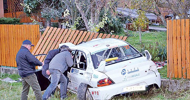 Rallye smrti u soudu: Smrt čtyř dívky na rallye zavinil řidič, tvrdí odborník!