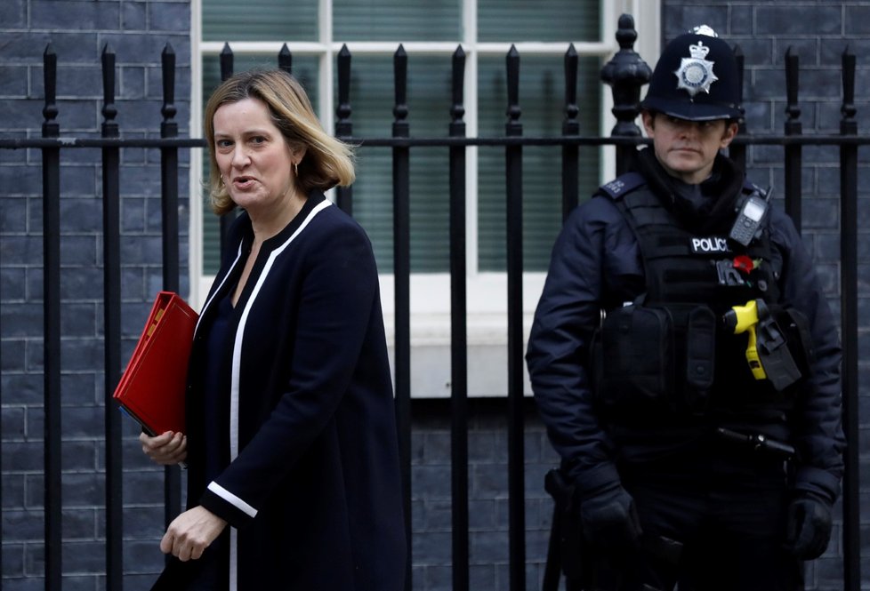 Britská ministryně práce Amber Ruddová dnes jako první členka vlády Theresy Mayové naznačila, jak by mohl vypadat „plán B“, pokud parlament v úterý odmítne schválit dohodu o odchodu Británie z Evropské unie.