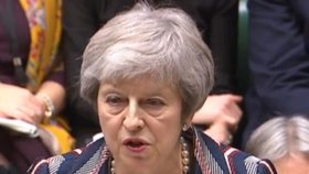 Britská premiérka Theresa Mayová v pondělí odmítne výzvy k uspořádání nového brexitového referenda, které se z jejího okolí ozývají v posledních dnech v souvislosti s nejistým osudem dohody mezi Británií a Evropskou unií
