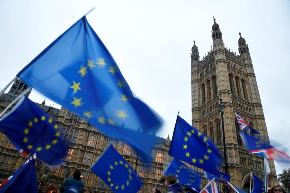 Britský parlament bude o dohodě o brexitu hlasovat 11. prosince.