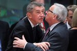 Premiér Andrej Babiš a předseda EU Jean-Claude Juncker na mimořádném summitu v Bruselu (25.11.2018)