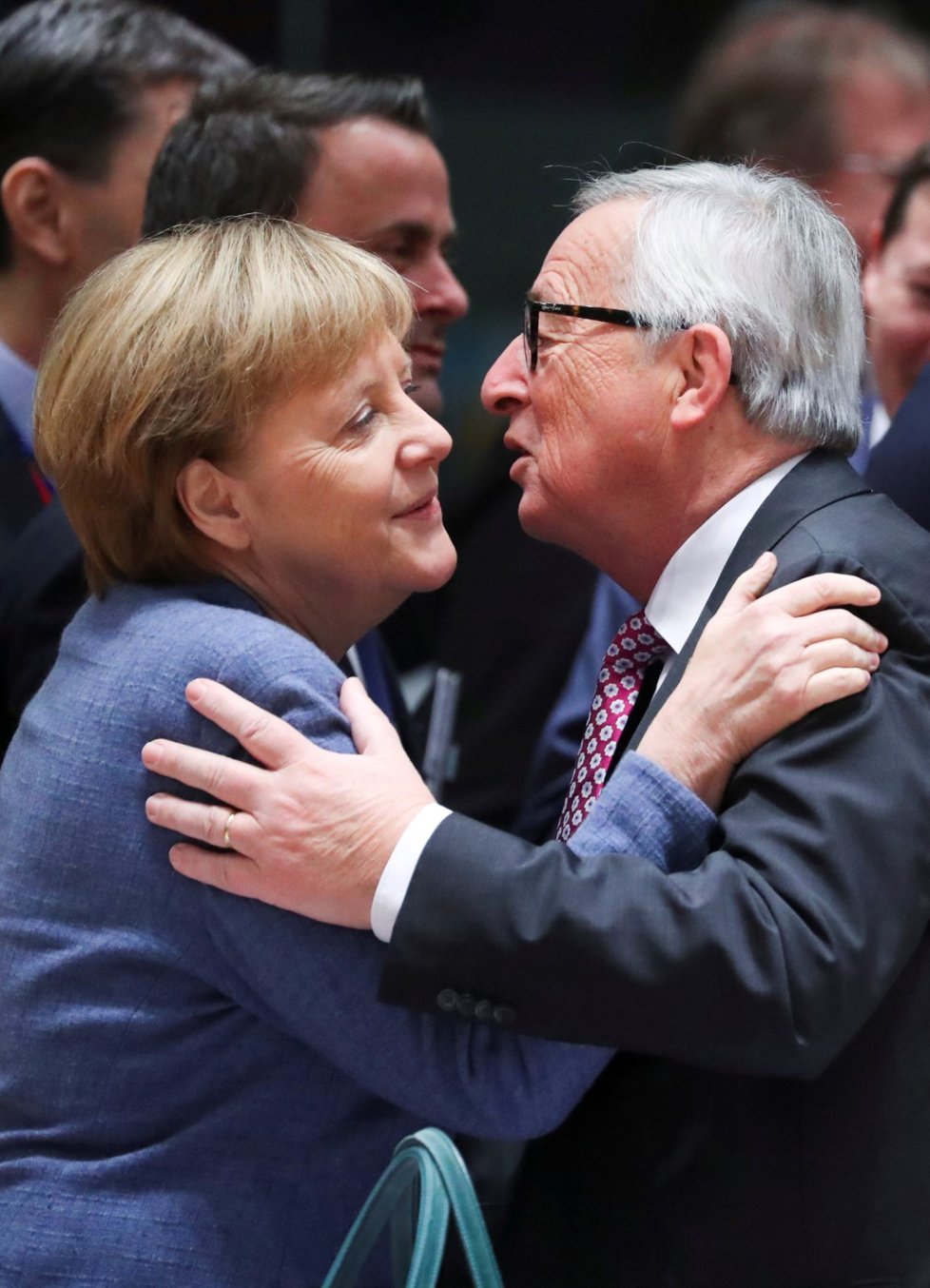 Německá kancléřka Angela Merkelová a předseda EU Jean-Claude Juncker na mimořádném summitu v Bruselu (25.11.2018)
