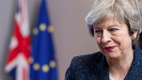 Theresa Mayová chce poklidný brexit, prozatím se jí to nedaří