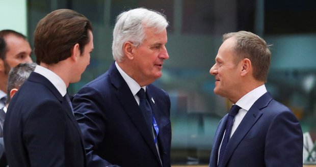 Unijní lídři dali brexitu zelenou. Barnier: S Brity zůstáváme spojenci 