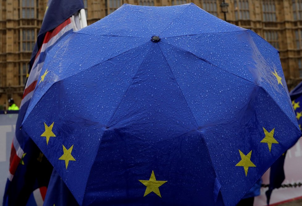 Brexit se nenávratně blíží, s dohodou jsou stále problémy