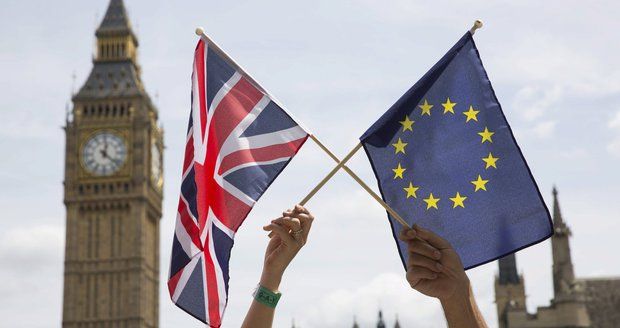 Co čeká Británii po Brexitu? Nový premiér, ekonomické trable a chaos