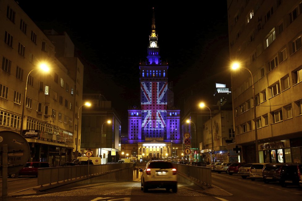 Británie sice odhlasovala brexit, občané ale žádají o evropské pasy.