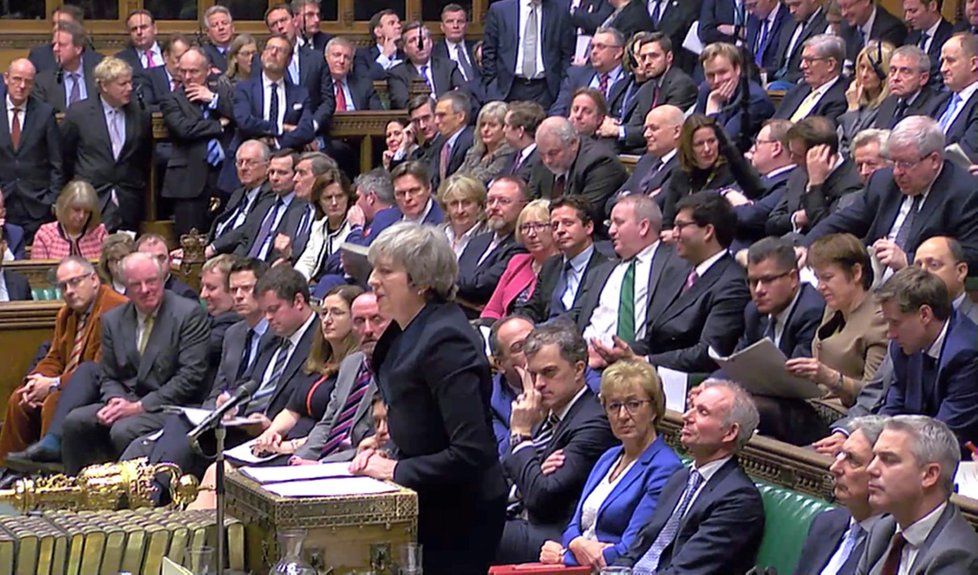 Britská premiérka Theresa Mayová před hlasováním o brexitu (15. 1. 2019)