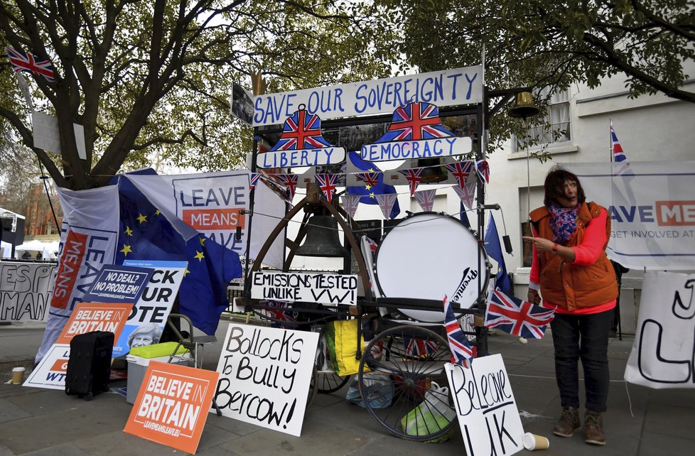 Británie se připravuje na rozhodnutí o brexitu.