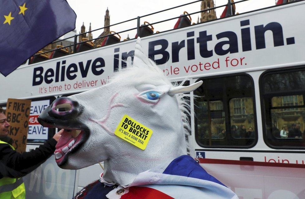 Británie se připravuje na rozhodnutí o brexitu.