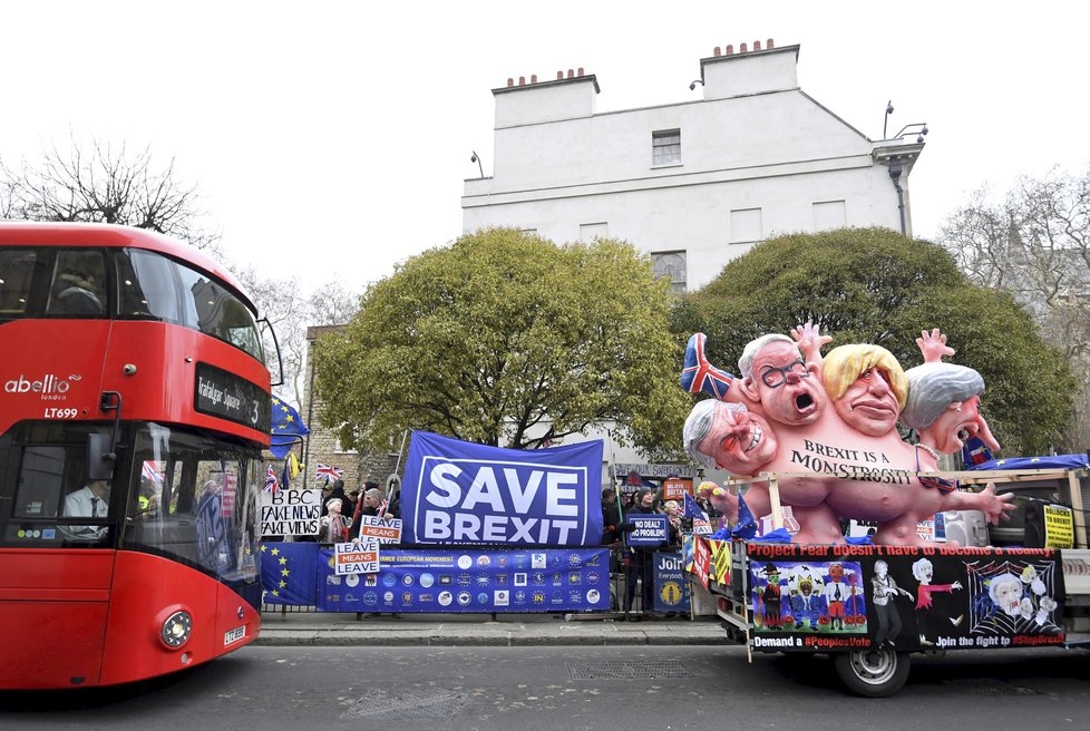 Británie se připravuje na rozhodnutí o brexitu.