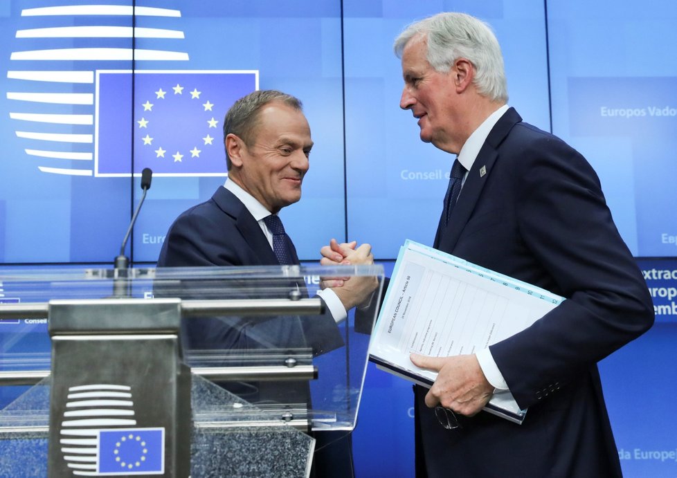 Lídři EU podpořili dohodu o brexitu: Donald Tusk a Michel Bernier (25. 11. 2018).