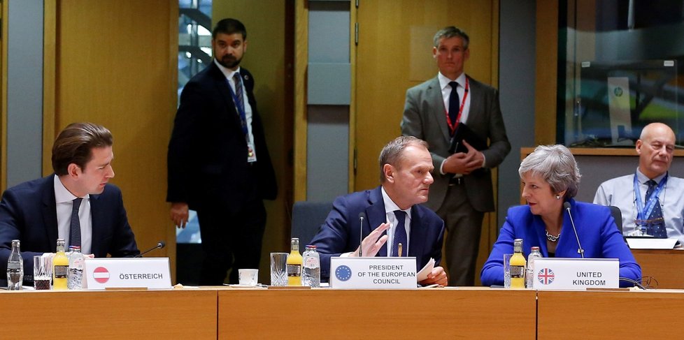 Lídři EU podpořili dohodu o brexitu: Donald Tusk a Theresa Mayová (25. 11. 2018).