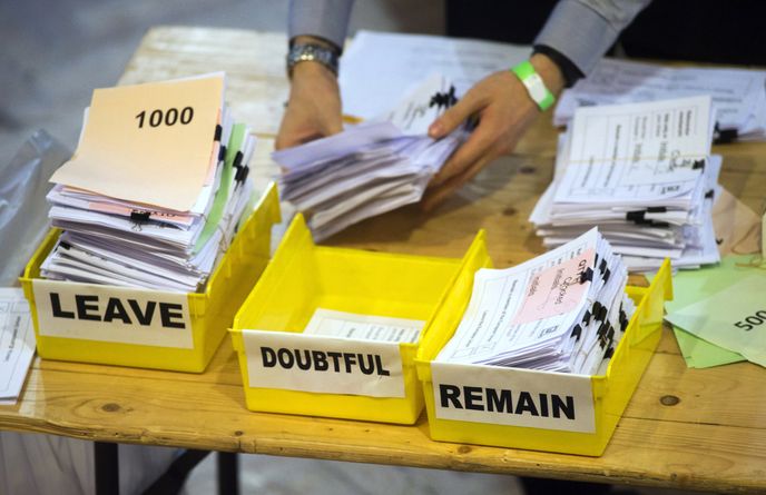 Sčítání referenda ve Westminsteru.